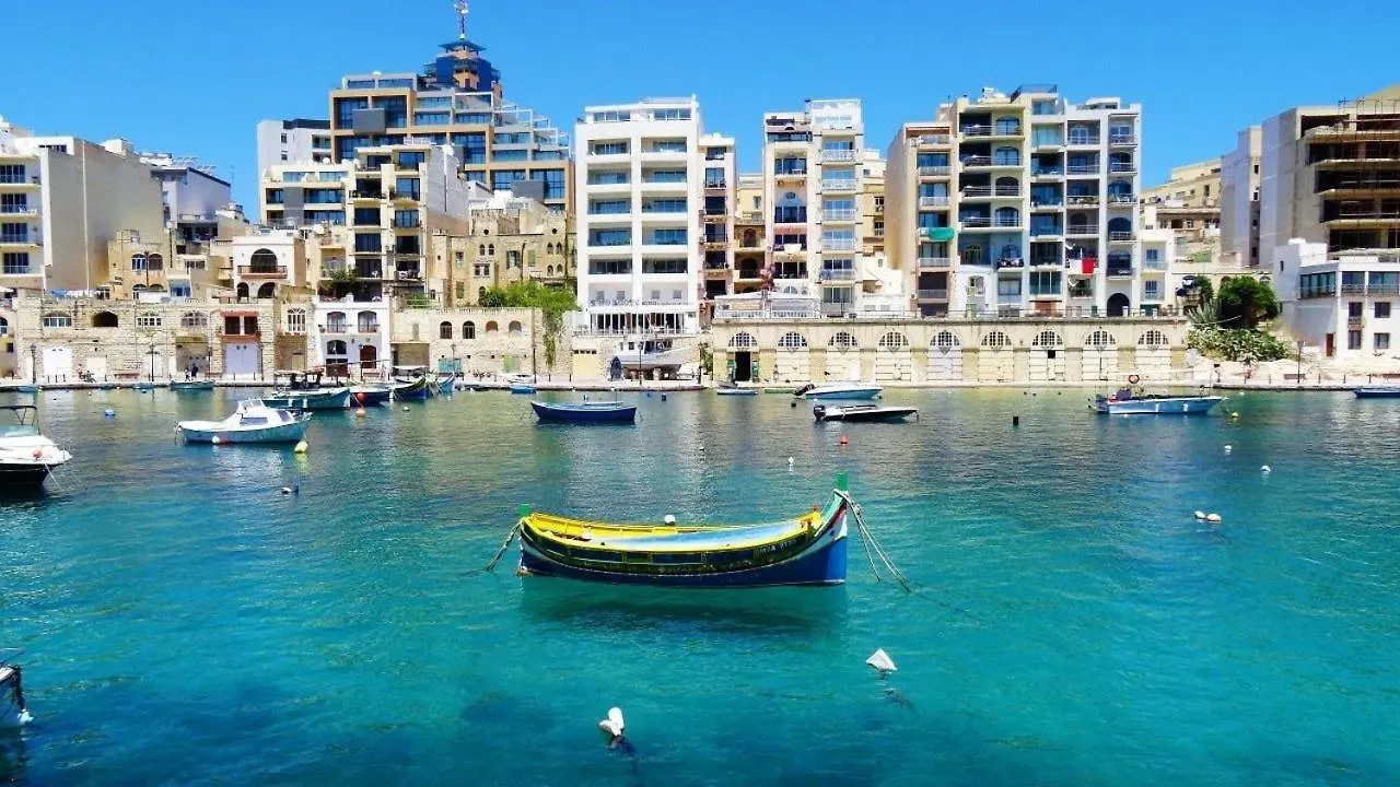 Idyllic Apartment Steps From The Promenade Sliema Malta