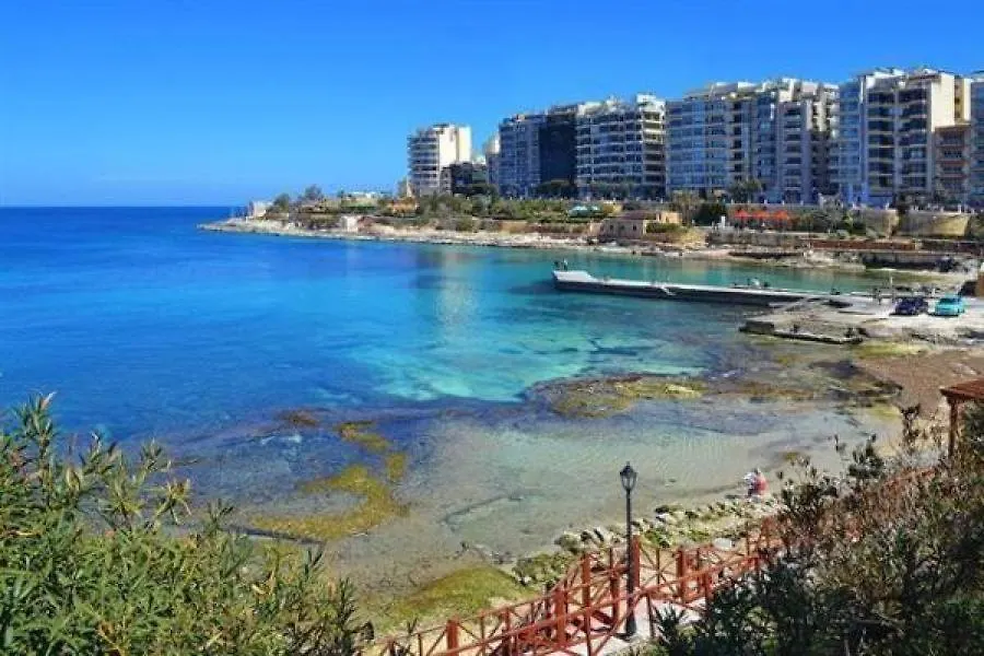 Idyllic Apartment Steps From The Promenade Sliema 0*,  Malta